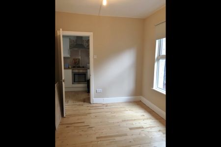 1 Bed Flat, Limedale Road, L18 - Photo 2