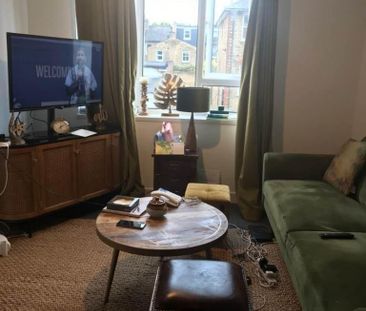 1 bedroom in a house share to rent - Photo 1