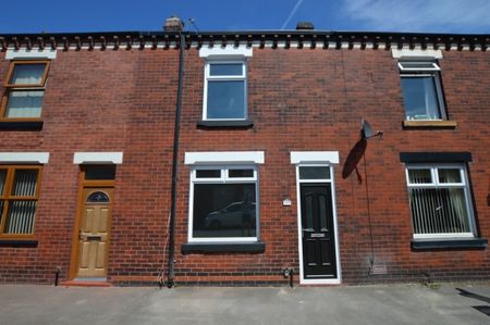 2 Bedroom Terraced House - Photo 2