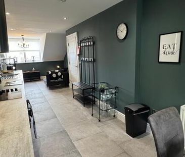 Malone Rd, Belfast, BT9 6RT - Photo 1