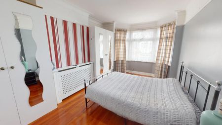 1 bedroom in a house share to rent - Photo 5