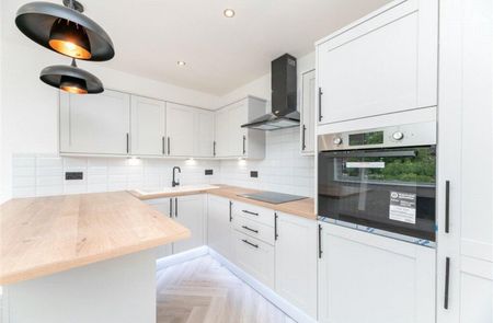 3 Bed Semi-Detached House, Dewsbury Road, LS11 - Photo 2