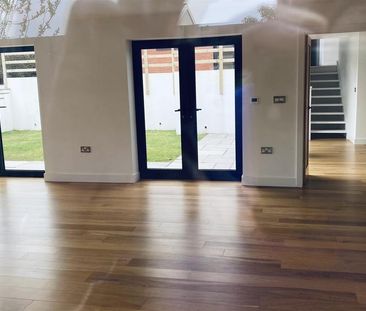 4 bedroom detached house to rent - Photo 2