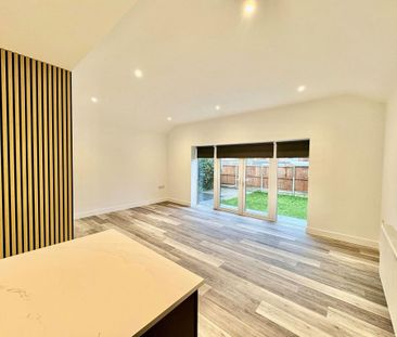 3 bedroom detached bungalow to rent - Photo 2