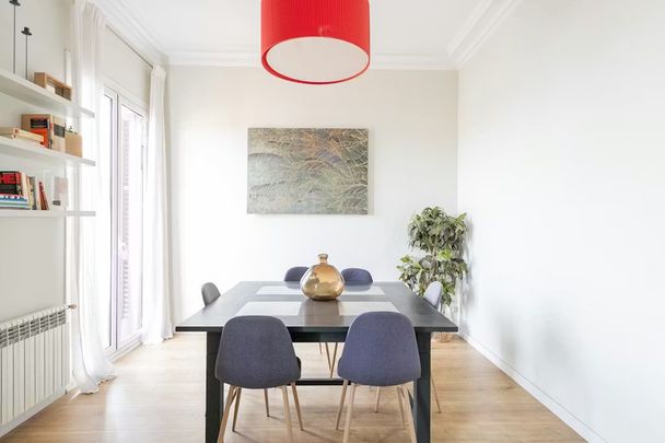 Carrer de la Reina Cristina, Barcelona, Catalonia 08003 - Photo 1