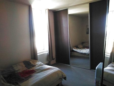 Location Appartement 2 pièces 54m² CHARLIEU 42190 - Photo 4