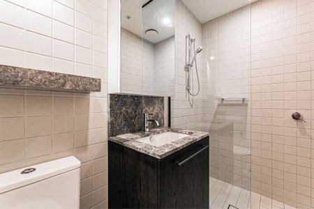 Modern 2 Bedroom Apartment with City Views Near Green Square & East Village - Photo 3