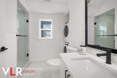 Townhouse in Vancouver West Side, BC - Photo 3