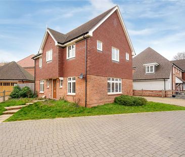 A modern, stylish home in the pretty village of Hawkhurst - Photo 6