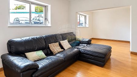 Apartment T2 in Póvoa de Santa Iria e Forte da Casa, Vila Franca de Xira - Photo 4