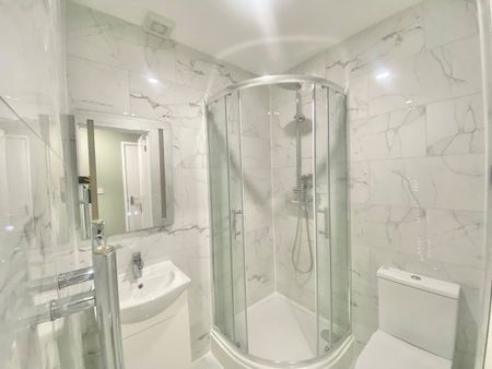 Park Avenue Grays, Property for rent - Photo 2