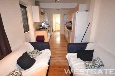 6 Bed - Grange Avenue, Uni Area - Photo 4