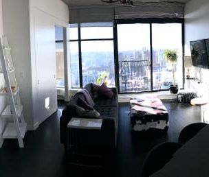 Furnished Woodwards Penthouse (1BR) - Photo 1