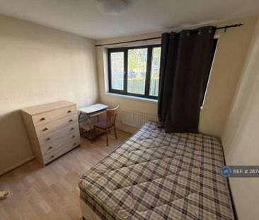 1 bedroom in a flat share to rent - Photo 5