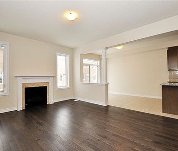 For Lease - 4 Applegate Drive, East Gwillimbury, Ontario - Photo 3