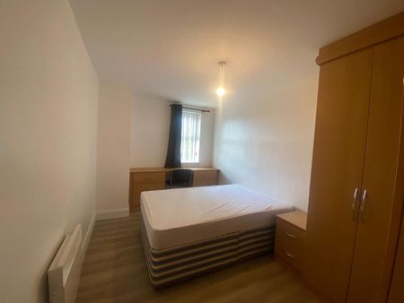 2 bedroom flat to rent - Photo 3