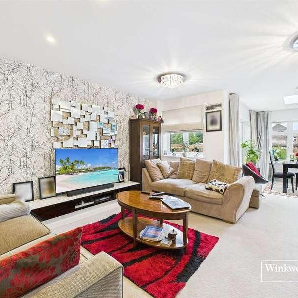 Freshers Grove, Earley, Reading, Berkshire, RG6 - Photo 1