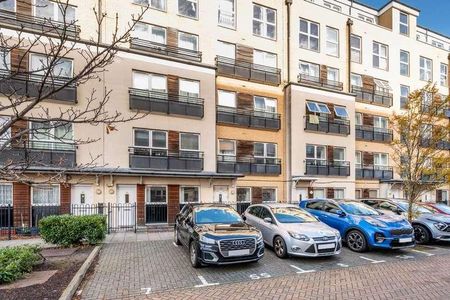 Lanadron Close, Isleworth, TW7 - Photo 3