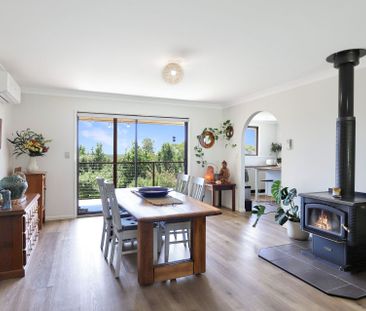 Charming 3-Bedroom Limestone Home - Photo 2