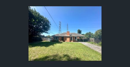 Three Bedroom Home with Spacious Living Area - Photo 2