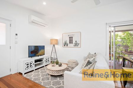 LUXURIOUS GARDEN COTTAGE - Photo 3