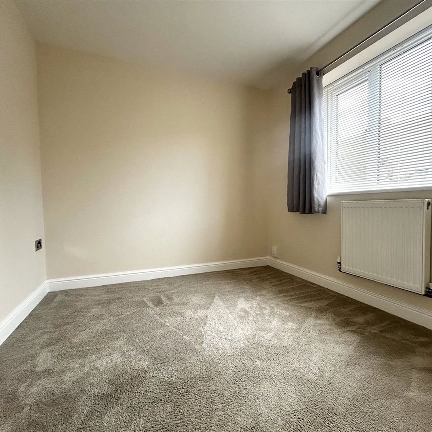 Devereaux Crescent, Ebley, Stroud, Gloucestershire, GL5 - Photo 1
