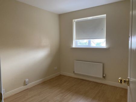 FOUR BEDROOM DETACHED HOUSE - Photo 4