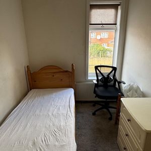 Sincil Bank, Lincoln, LN5 7TJ - Photo 2