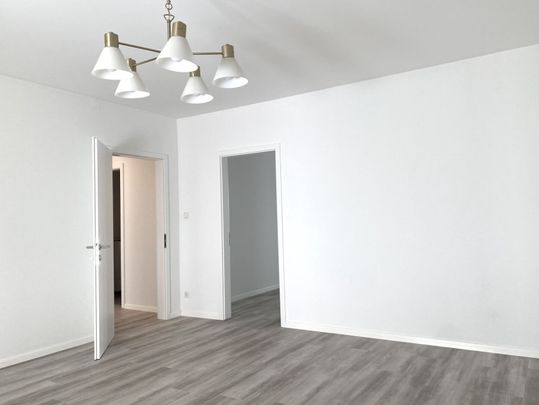 AB JUNI 2025 - SCHÖNE, RUHIGE 4-ZIMMER-WOHNUNG MIT 2 VERGLASTEN LOGGIEN - Photo 1