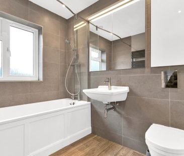 2 bedroom semi-detached house to rent - Photo 6