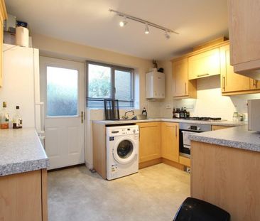 3 bedroom terraced house to rent - Photo 5