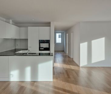 Bright and modern retreat oasis - Photo 5