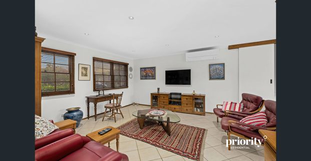 Immaculate Family Home in Prestigious Aspley Grove - Photo 1