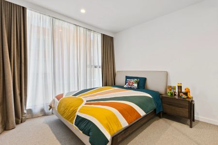 Stylish haven in a superb location - Photo 3