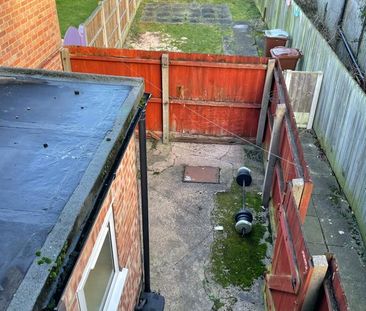 2 Bed Terraced House, Nursery Lane, NG6 - Photo 3