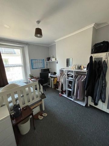 3 bedroom terraced house to rent - Photo 4