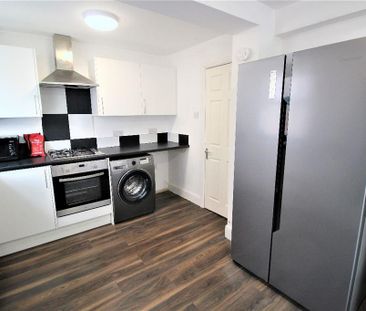 6 bedroom terraced house to rent - Photo 3