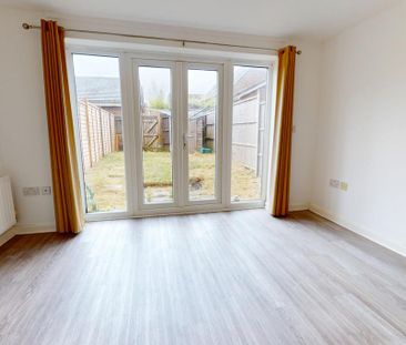 3 bedroom terraced house to rent - Photo 2