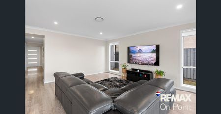 Contemporary Family Living in Redland Bay - Photo 3