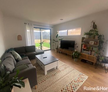 Splendid 4Br Home in Mount Duneed just before Torquay! - Photo 1