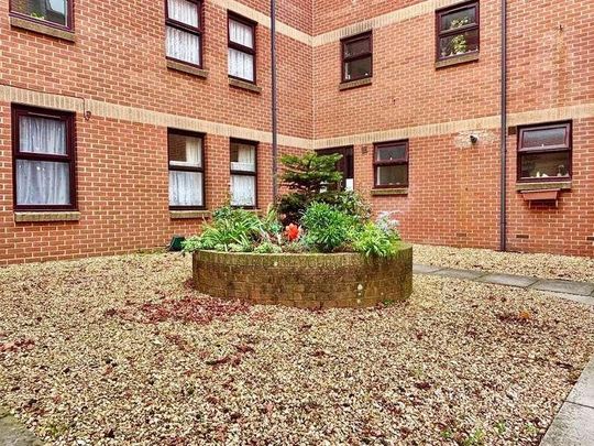 Kirtleton Avenue, Weymouth, DT4 - Photo 1