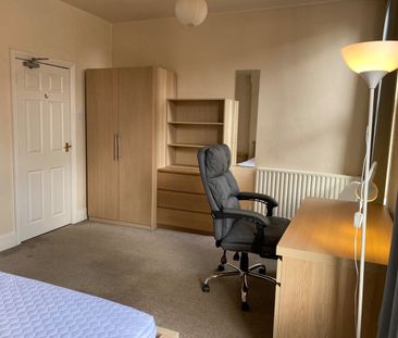 Room in a Shared House, Epperstone Road, NG2 - Photo 1