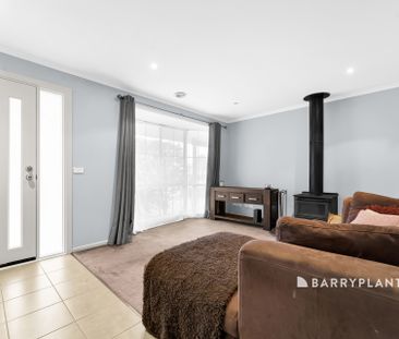 Spacious Family Home in Oatlands Estate - Photo 2