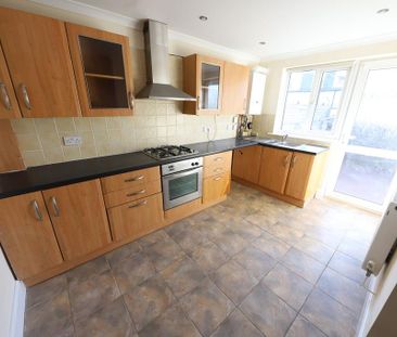 3 bedroom terraced house to rent - Photo 6