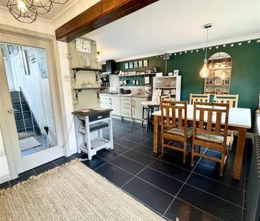 3 bedroom terraced house to rent - Photo 5