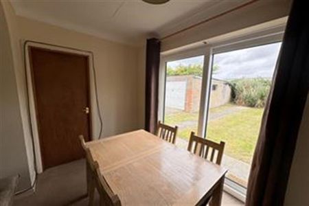 4 bedroom terraced house to rent - Photo 3