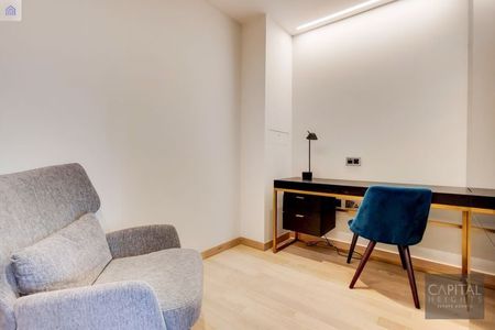 Manhattan Loft Gardens, 20 International Way, London - Photo 4