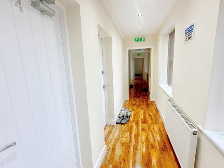 4 Bedroom Flat - Photo 2