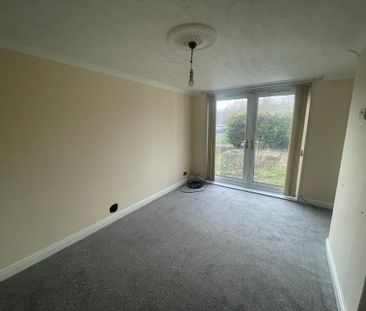 3 bedroom end of terrace house to rent - Photo 2