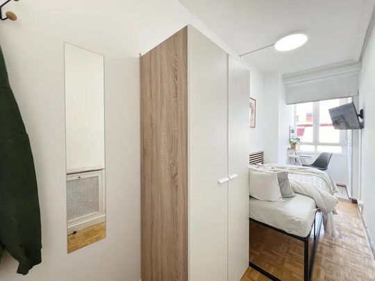 Calle Pedro Heredia, Madrid, Community of Madrid 28028 - Photo 1